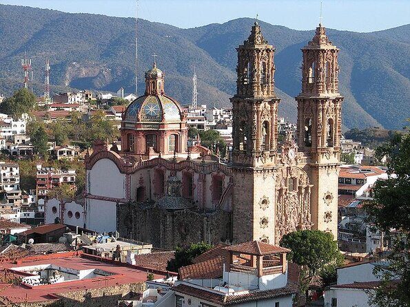 6-Night Best of Central Mexico Tour: Teotihuacan Pyramids, Taxco, Cuernavaca and Puebla from Mexico City - Day 3: Teotihuacan pyramids and the Basilica of Guadalupe