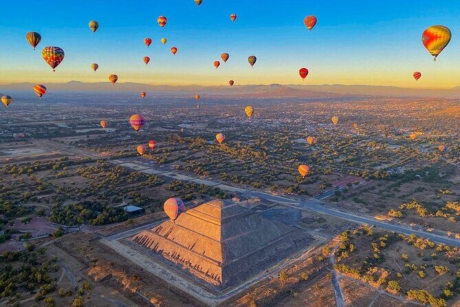 Balloon flight + Breakfast in cave + Pyramids + Pick up CDMX. - The balloon flight itself: 30–40 minutes, wind-dependent, sunrise-focused
