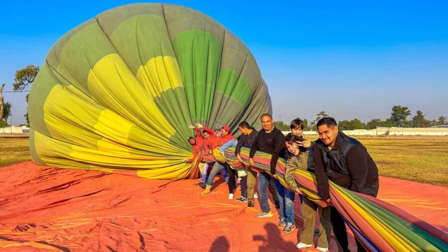 CDMX: Teotihuacan Hot Air Balloon with Breakfast - Check-In Rules: Weight, Medical Info, and What Clothing Actually Works
