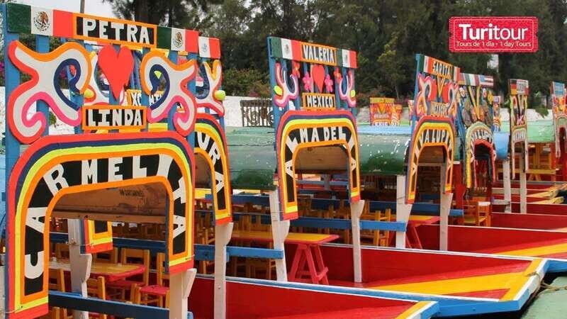Discover Xochimilco and Coyoacán: Tradition, Music, Culture - The 45-Minute Bus Ride to Xochimilco: Why the Timing Works