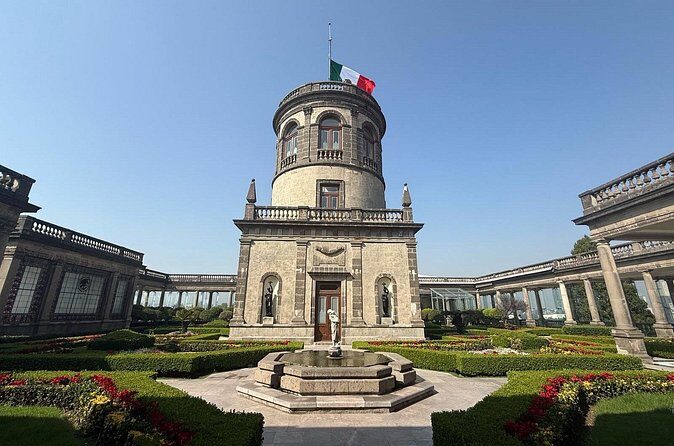 Entrance Tickets to Chapultepec Castle - Getting There and Walking Considerations at Chapultepec