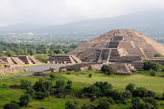 Express Tour to Teotihuacan Pyramids. Be the first to arrive! - Walking Calzada de los Muertos Like You Mean It
