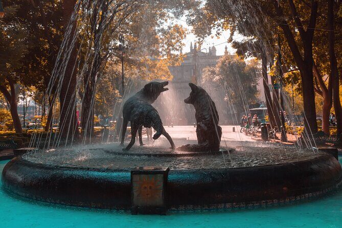 From cdmx: Tour in Coyoacan and Xochimilco all inclusive - Ciudad Universitaria: murals and landmarks from a panoramic pass