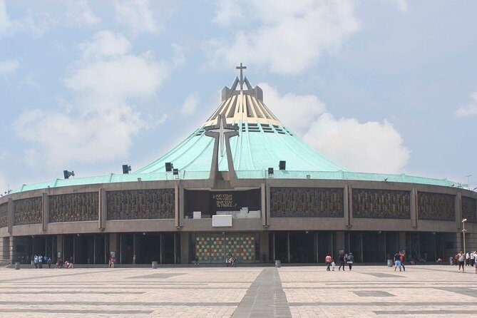 Full-Day Teotihuacan & Basilica Guadalupe Tour - Plaza de las Tres Culturas: The Fast History Hit