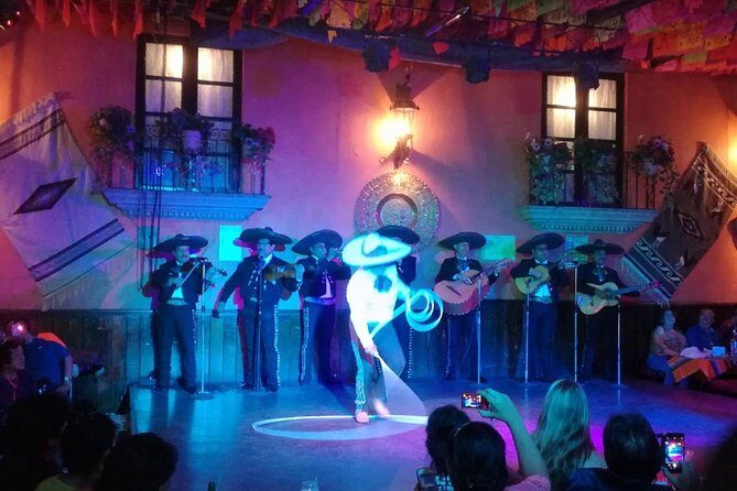 Garibaldi Night Tour - The ride through CDMX at night: lights you can actually see