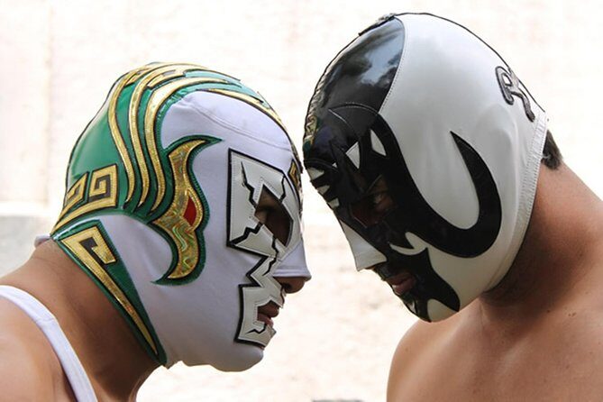 Lucha Libre Experience with Tequila, Walking Tour & Arena Show - Getting to Arena México: timing, transit, and the phone-only rules