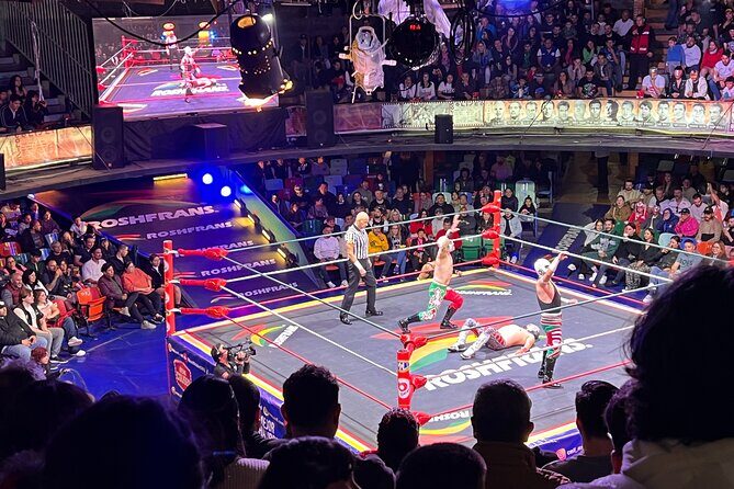 Lucha Libre Saturday Show in Mexico City (SEATS FROM BALCONY) - Where You Meet and What Balcony Seating Really Means