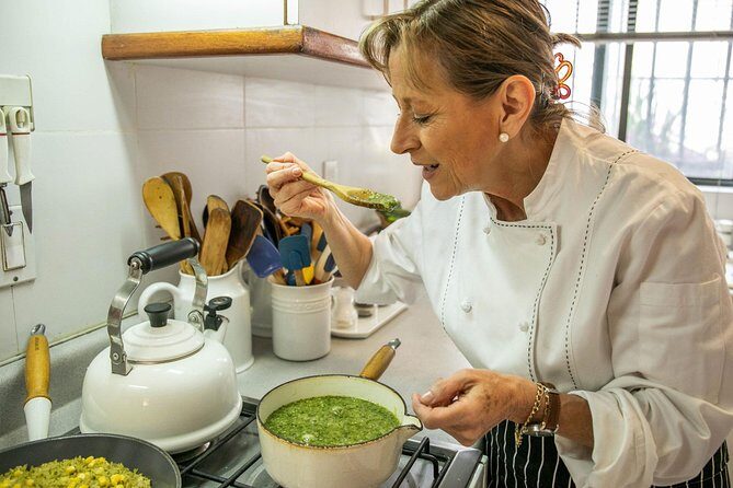 Market Tour and Home Cooking Class in Mexico City with Margarita - Lunch or dinner in a home setting, plus the garden option