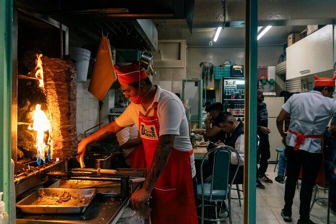 Mexico Private Food Tour With Locals Including 10 Tastings - Stop 1: Parque Alameda del Sur and the Start-to-Snack Strategy