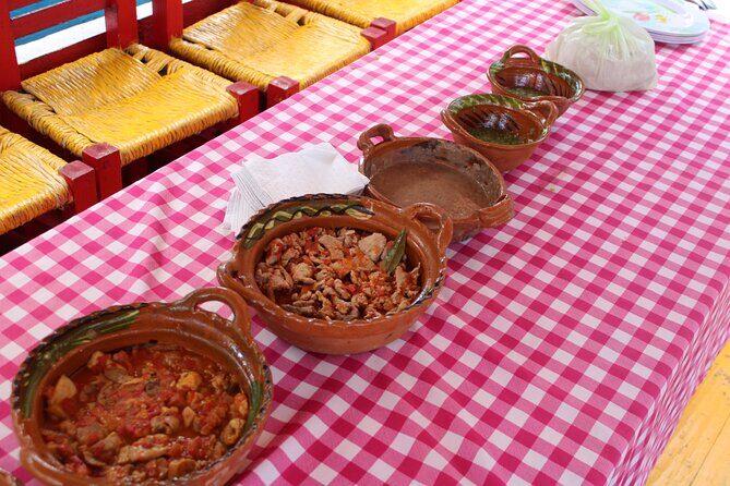 Riding Boats +Warm Mex Food+ Frida Kahlo's neighborhood (private) - Riding a Traditional Trajinera from the Nativitas Pier