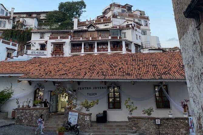 Taxco the silver town with stop in Cuernavaca - Cuernavaca in about 45 minutes: cathedral, San Francisco Temple, and a quick walk feel