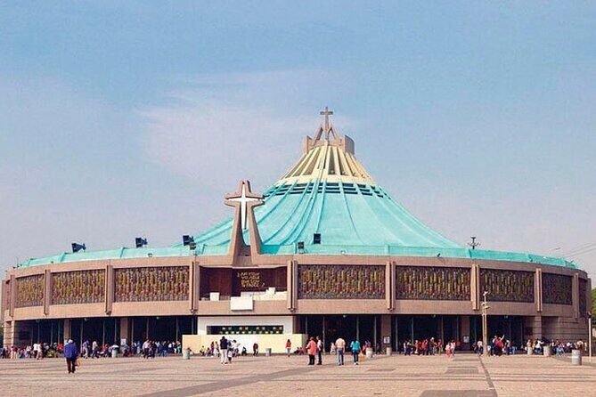 Teotihuacan and Basilica of Guadalupe with mezcal, tequila & handcrafts - Why This Combo Works: Ancient Ruins, Modern Faith, Real-World Stops