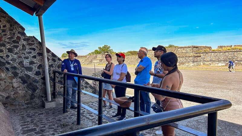 Teotihuacan, Guadalupe, Xochimilco Coyoacan & Frida Kahlo - Guide quality matters: friendly explanations are part of the win