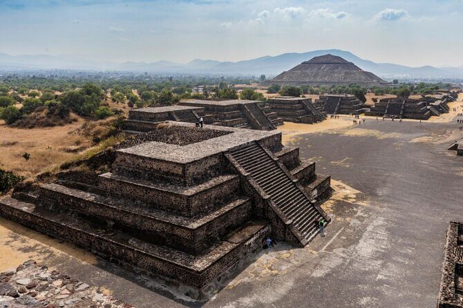 Teotihuacan, Shrine of Guadalupe & Tlatelolco - Stop 1: Tlatelolco and the Plaza de las Tres Culturas quick hit