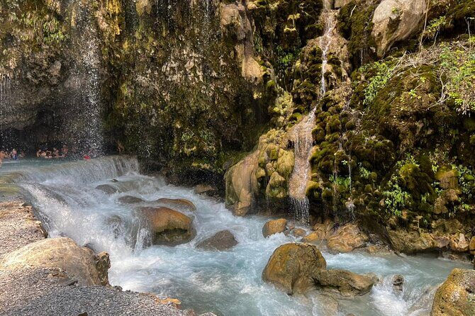 Tolantongo Private Tour + Pastes + One Day at the Hot Springs - Getting there: pickup timing and the 12-hour reality