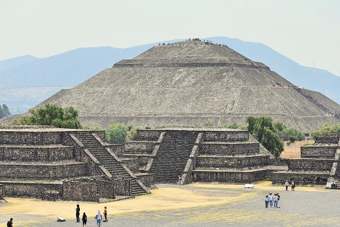 Small Group: Teotihuacan Pyramids and Shrine of Guadalupe with Lunch - Temple of Quetzalcoatl and the Butterflies Temple: why the details matter